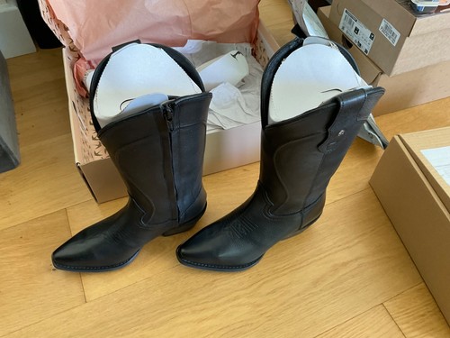 Ravel cowboy boots size3