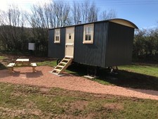 Shepherds hut - hut,