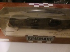 Kinsmart Die Cast 1999 Black Lincoln Town Car Stretch Limousine