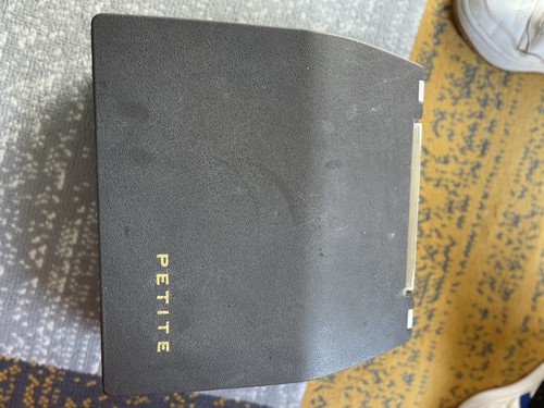 Petite super international - super,