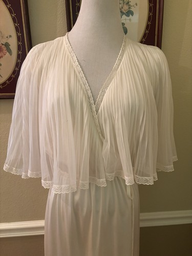 Vtg jolie two ivory - 70’s,