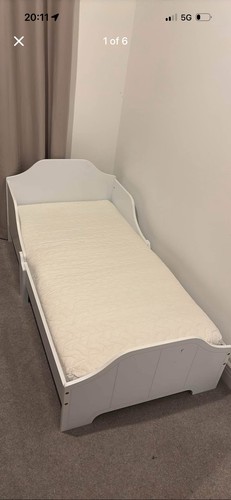 Toddler bed and mattress - bed,