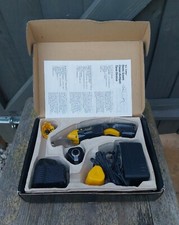 E C Fabric Cutter Louvolite