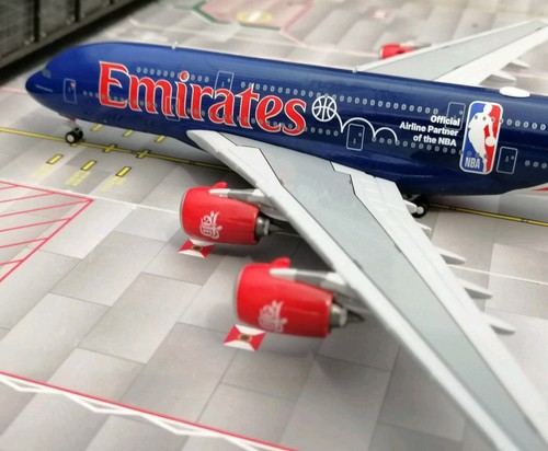 Emirates airbus a380 800 - emirates,