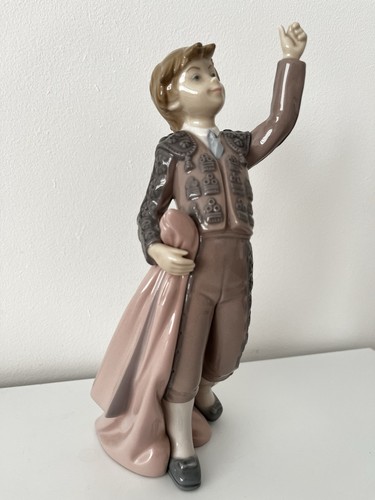 Lladro matador boy figurine - matador,