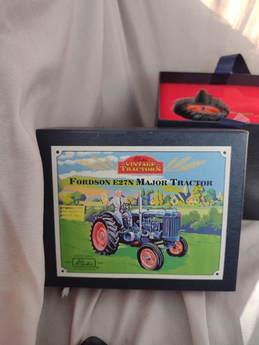 Vintage tractors fordson - tractors, e27n