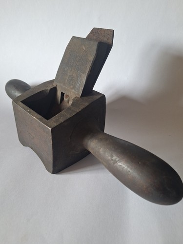 Vintage varvill son moulding - &,