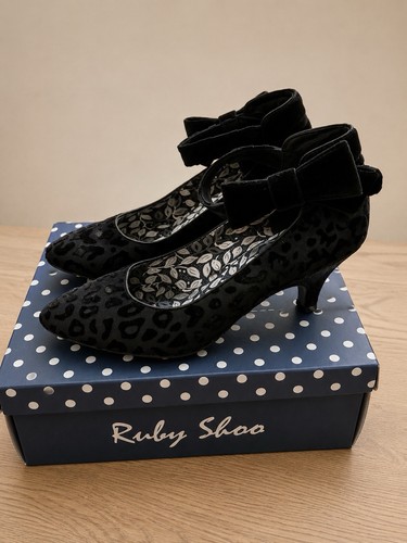 Ruby shoo size - ruby, 7