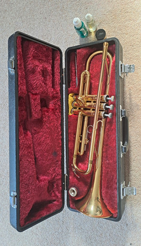 Yamaha trumpet lacquered - bb,