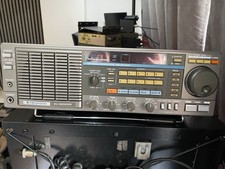 Kenwood R2000 Receiver Still