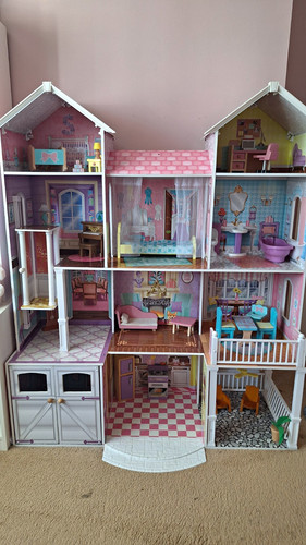 Kidkraft doll house - doll, multiple