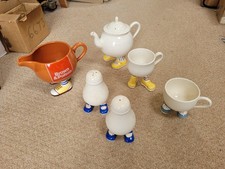 Carlton Ware Walking Ware Cups, Salt/ Pepper Gravy Jug and Teapot Retro Vintage