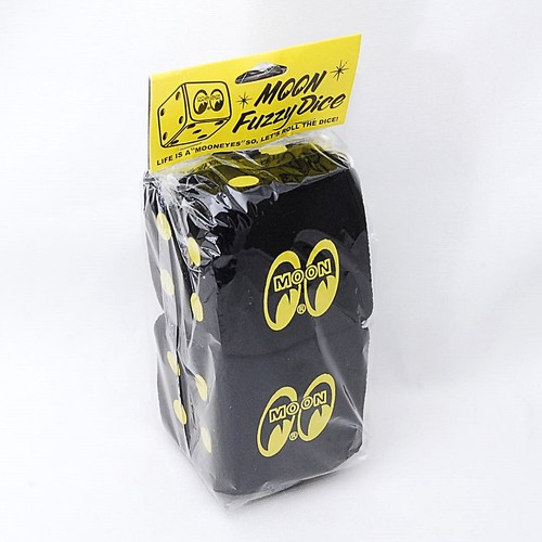 Mooneyes moon fuzzy dice - fuzzy, black