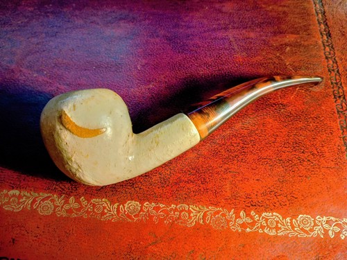 Meerschaum apple shape with