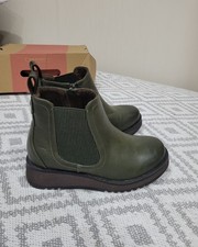 Boxed EUC Khaki Heavenly Feet