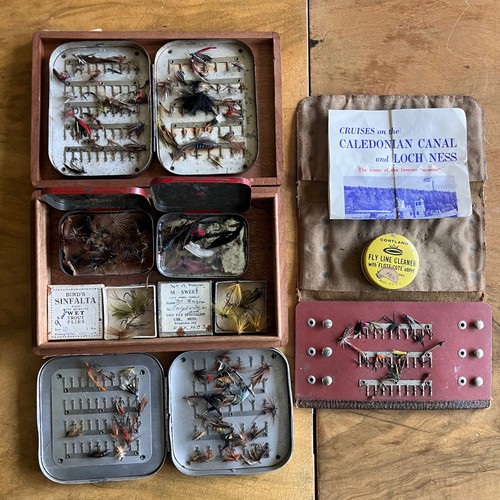 Quantity fly boxes - of,