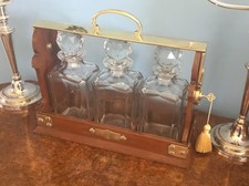 A SUPERB GENTLEMEN’S  ANTIQUE MAHOGANY CASED,THREE BOTTLE TANTALUS .CIRCA-1900.
