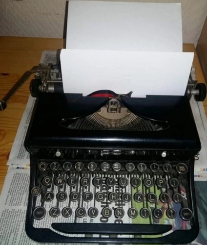 Royal vintage typewriter - royal,