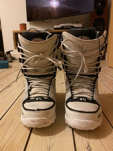 Thirtytwo white snowboard - thirtytwo,