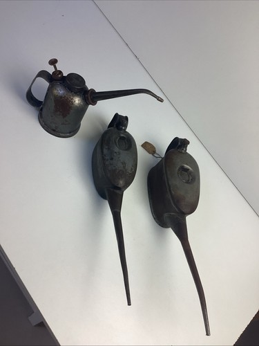 Vintage oil cans 1x - x,