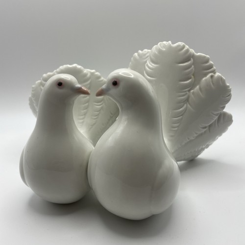 Lladro kissing doves - lladro,