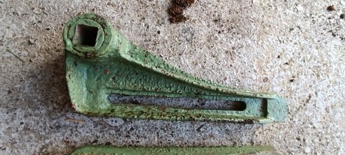 Lloyds leda cast iron gang - cast,