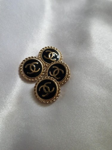 Lot four chanel black - of,