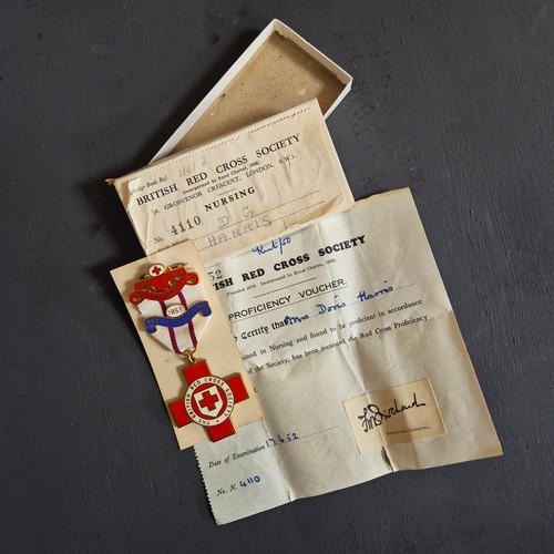 Medal british red cross - red,