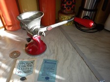 Spong Lever-lock Suction Base Mincer