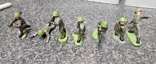 Britains plastic soldiers - britains,