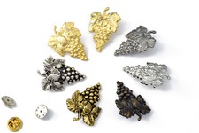 Sommelier Grape Pin - Wine Steward Brooch "Bunch of Grapes"