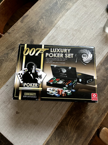 Casino royale cartamundi - royale, poker