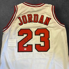 MICHAEL JORDAN Signed JERSEY Autographed Chicago Bulls #23 w/COA