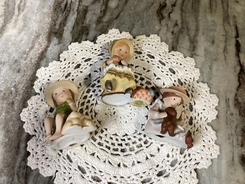 Vtg holly hobbie - 3, girl