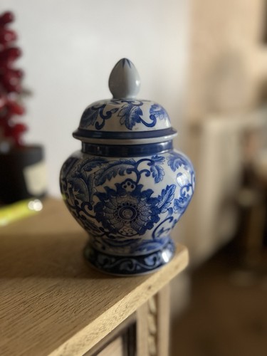 Blue and white floral - blue,