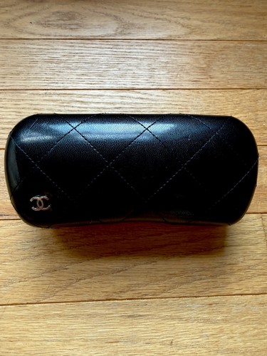Authentic chanel black quilted - authentic,