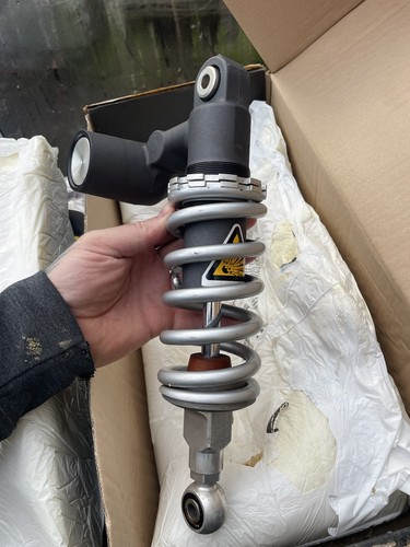 2cr rear shock - r1,
