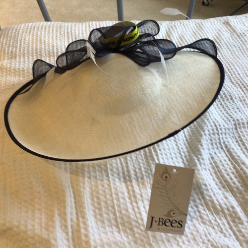 Navy and ivory hat bees - ivory,