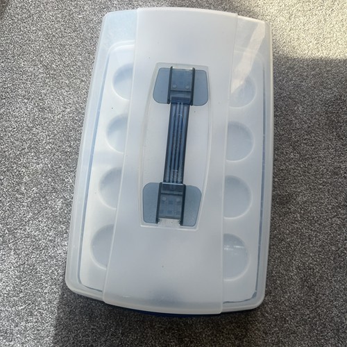 Lock cupcake cake - lock,
