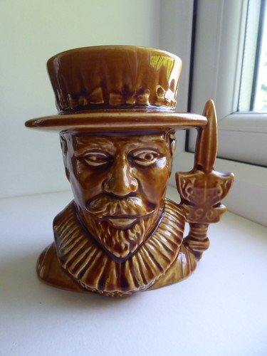 Falcon ware sylvac beefeater - falcon,