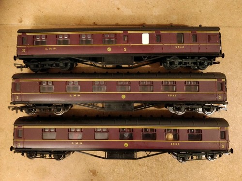 Coaches for hornby triang - 3,