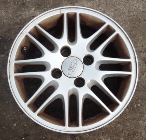 Ford focus mk1 alloy wheel - 15",