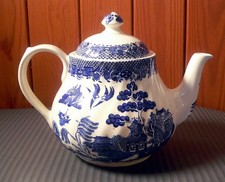 Vintage Barratts Willow Teapot  2 Pints Blue & White Staffordshire Pottery