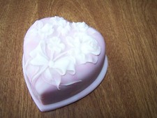 VINTAGE AVONDALE ROSE & RIBBON HEART JEWELRY BOX