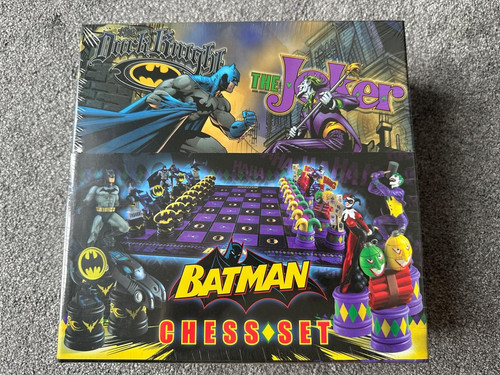 The batman chess set - the,