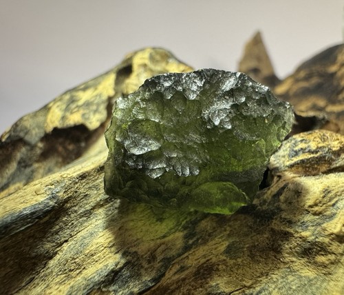 Natural unpolished moldavite - unpolished,