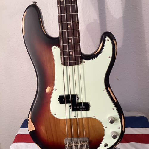 Vintage bass guitar - bass, (v4