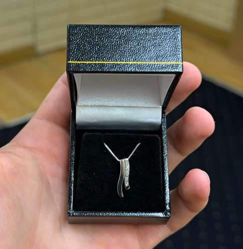 9ct white gold pendant - 9ct, and