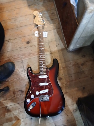 Squier standard stratocaster - squier,