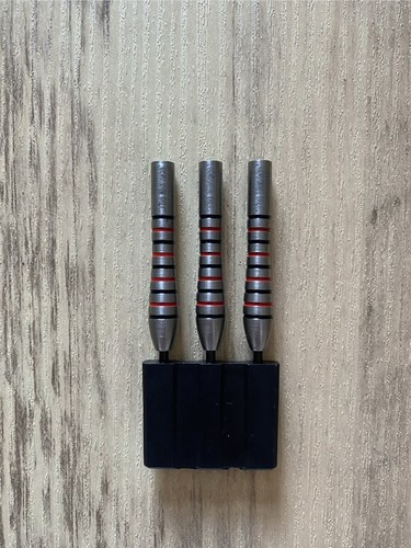 21g darts rare dennis priestly - darts,